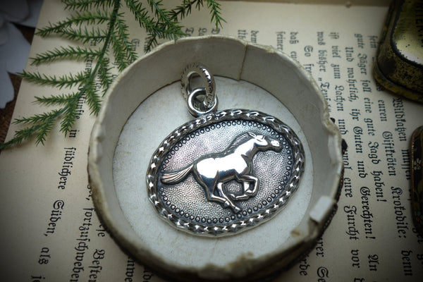 Silver Pendant „UNTAMED HORSE“