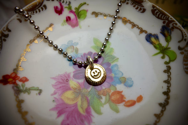 Gold Charm „KEEP SMILING“