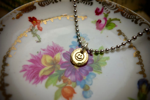 Gold Charm „KEEP SMILING“