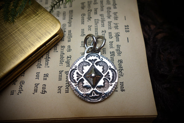 Silver Pendant „DIAMOND CONCHO“