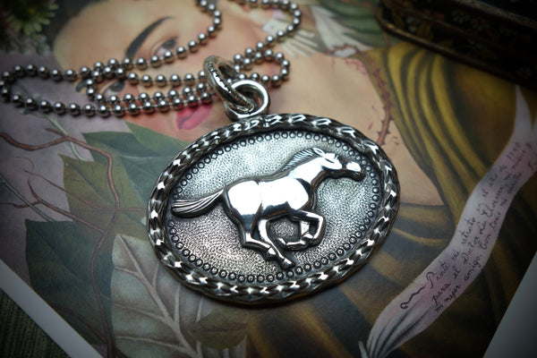 Silver Pendant „UNTAMED HORSE“