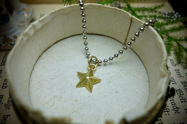 Gold Pendant „STAR“