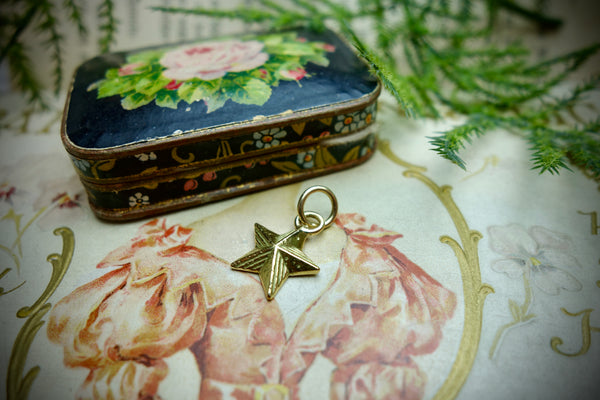 Gold Pendant „STAR“