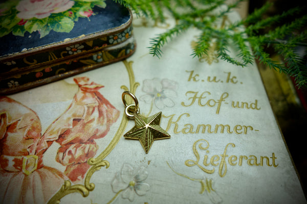 Gold Pendant „STAR“