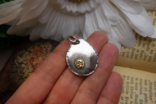 Silver Pendant „GOLDEN SKULL“