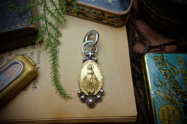 Silver Pendant „GOLDEN MADONNA“