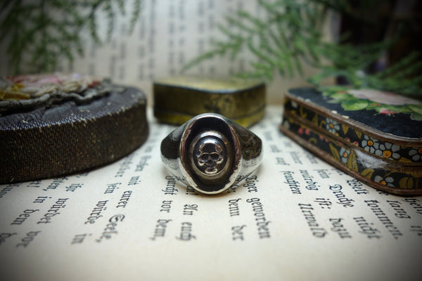 Signet Ring „MEMENTO MORI“, U.S. Size 11 3/4