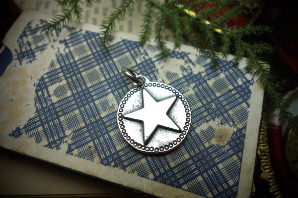 Silver Pendant „STAR MEDAL“