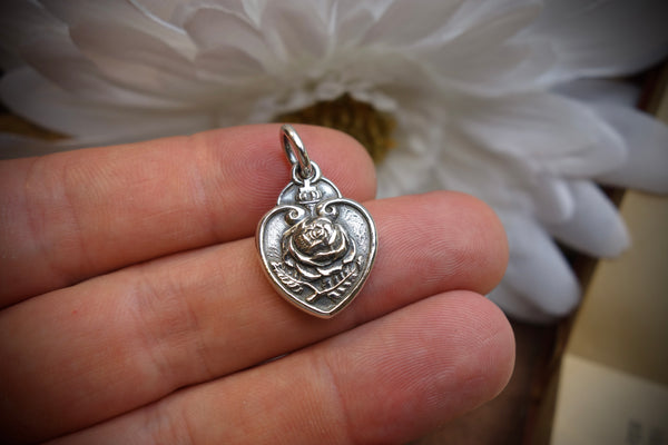 Silver Pendant „ROSE IN A HEART“