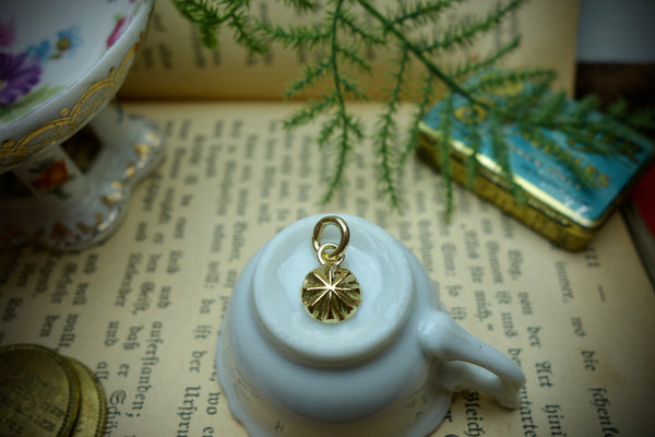 Gold Pendant „GOLDEN CONCHO“
