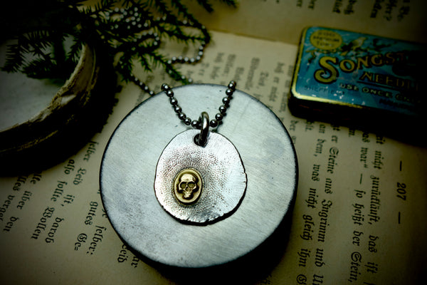 Silver Pendant „GOLDEN SKULL“