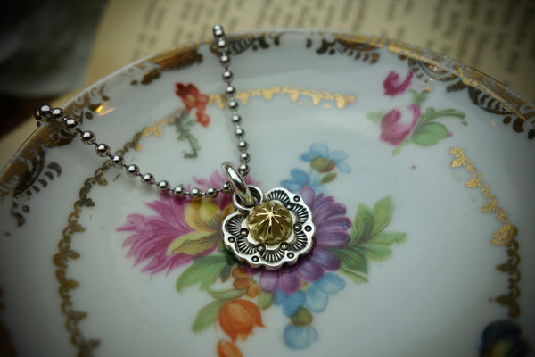 Silver Pendant „GOLDEN CONCHO“