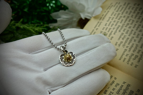 Silver Pendant „GOLDEN CONCHO“