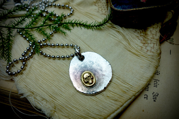 Silver Pendant „GOLDEN SKULL“