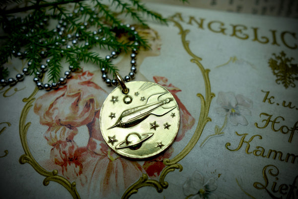 Gold Pendant „DREAM BIG“
