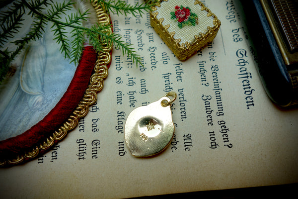 Gold Pendant „ETERNAL LOVE“