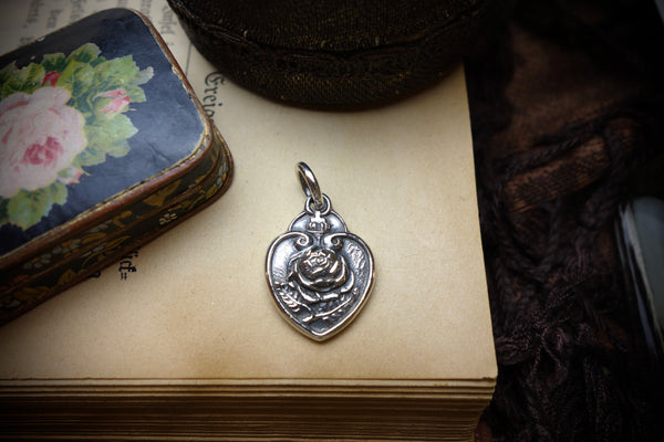 Silver Pendant „ROSE IN A HEART“