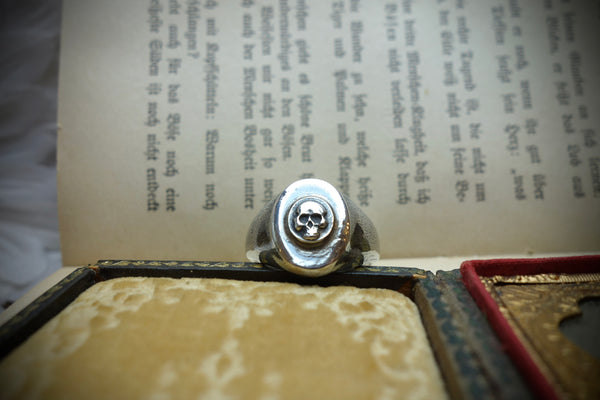 Signet Ring „MEMENTO MORI“, U.S. Size 11 3/4