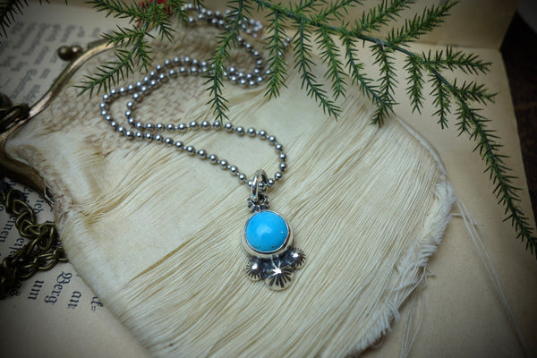 Silver Pendant „SLEEPING BEAUTY“ (Reserviert)