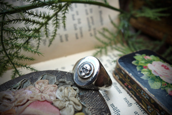 Signet Ring „MEMENTO MORI“, U.S. Size 11 3/4