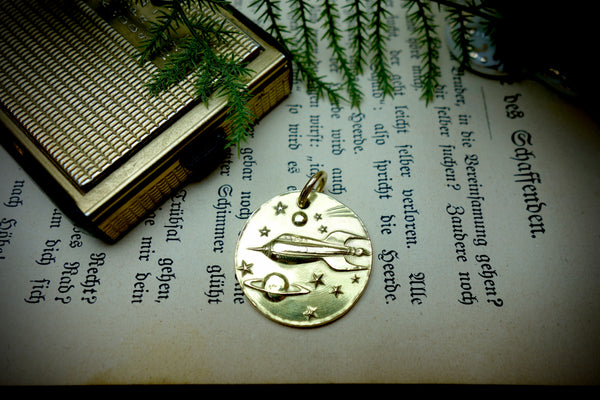 Gold Pendant „DREAM BIG“