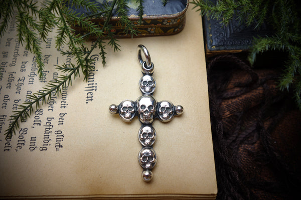 Silver Pendant „SKULL CROSS“