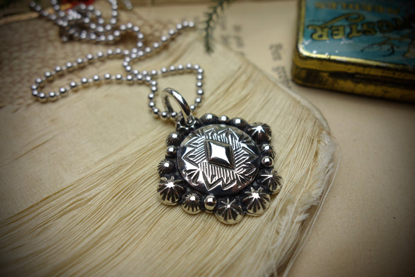 Silver Pendant „DIAMOND CONCHO“