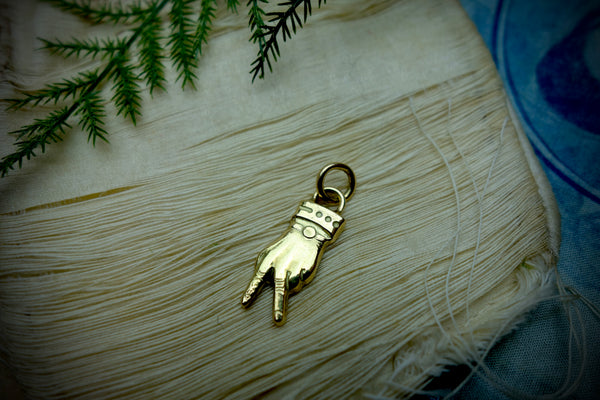 Gold Pendant „WITTY VICTORY“