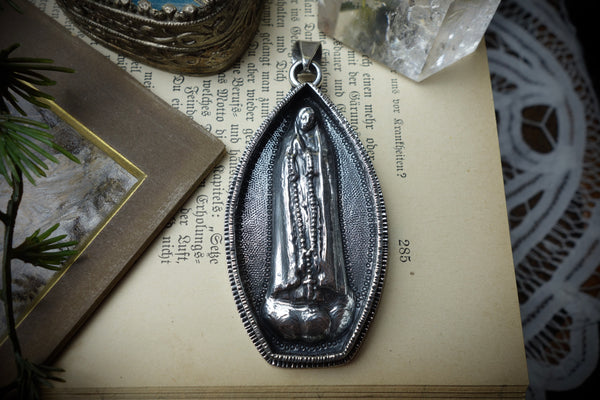 Silver Pendant „MOTHER MARY“