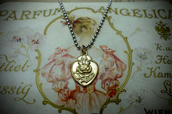 Gold Pendant „ETERNAL LOVE“