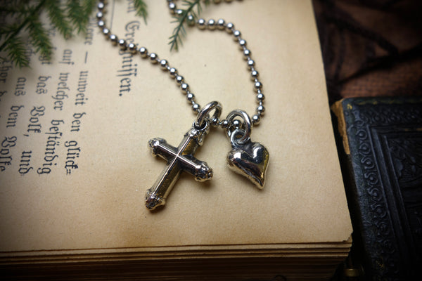 Silver Charm Necklace „FAITH & LOVE“