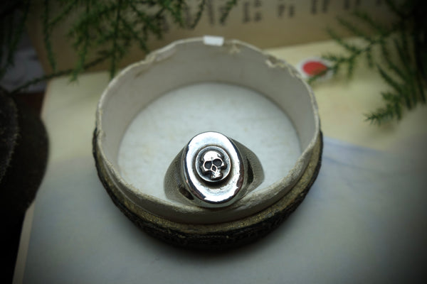 Signet Ring „MEMENTO MORI“, U.S. Size 11 3/4