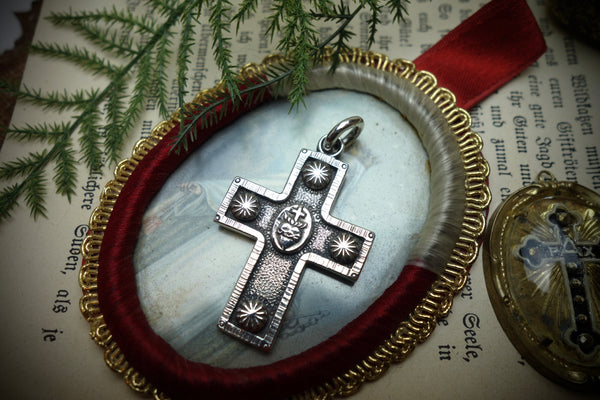 Silver Pendant „SACRED HEART CROSS“