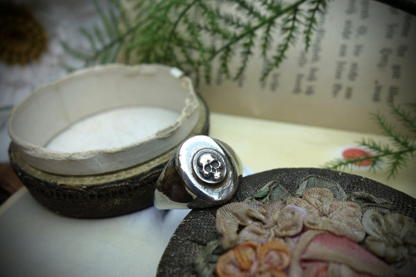 Signet Ring „MEMENTO MORI“, U.S. Size 11 3/4