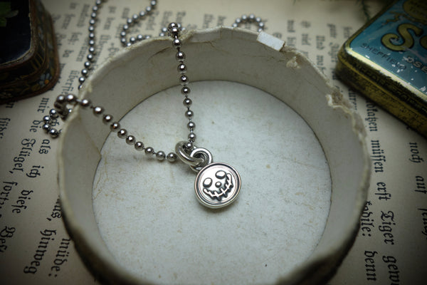 Silver Pendant „QUIRKY ZOMBIE SMILEY“