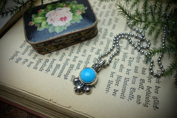 Silver Pendant „SLEEPING BEAUTY“ (Reserviert)