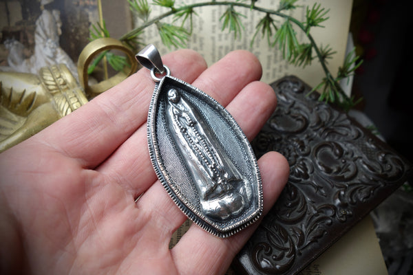 Silver Pendant „MOTHER MARY“