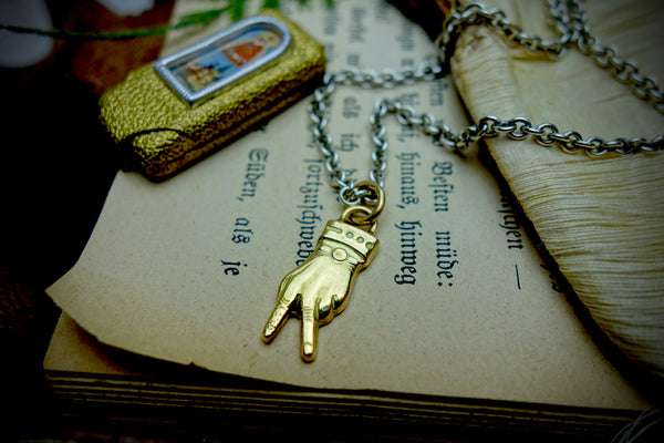 Gold Pendant „WITTY VICTORY“