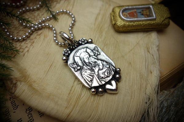 Silver Pendant „MOTHER MARY WITH CHILD“