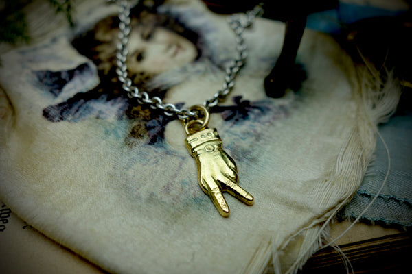 Gold Pendant „WITTY VICTORY“