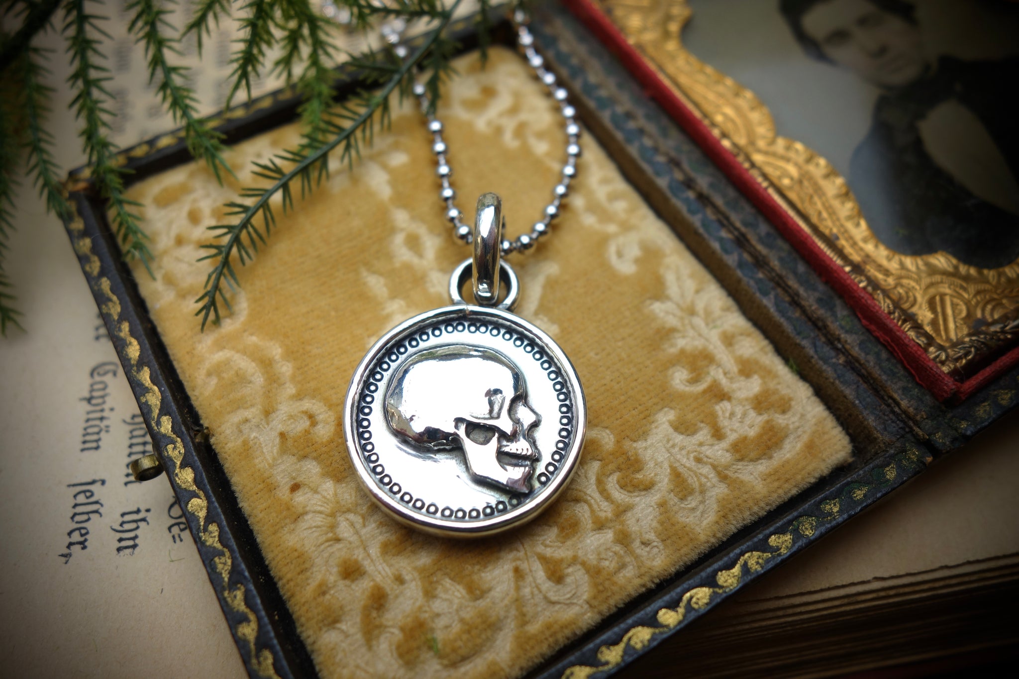 Silver Pendant „MEMENTO MORI“