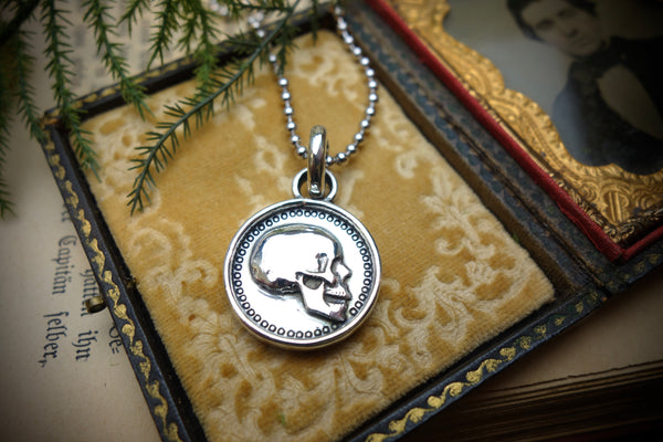 Silver Pendant „MEMENTO MORI“