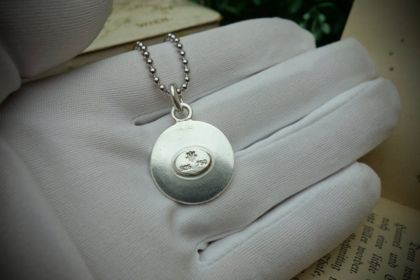 Silver Pendant „STAY WEIRD“