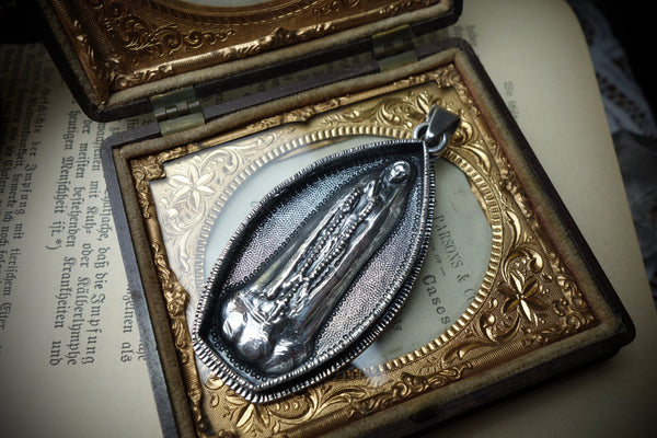 Silver Pendant „MOTHER MARY“