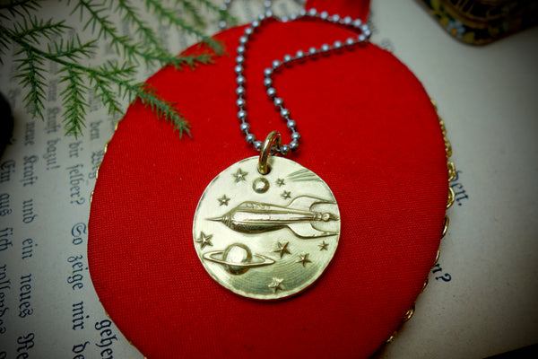 Gold Pendant „DREAM BIG“
