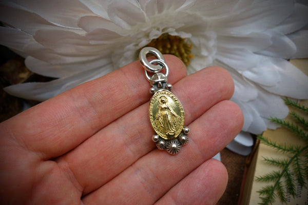 Silver Pendant „GOLDEN MADONNA“