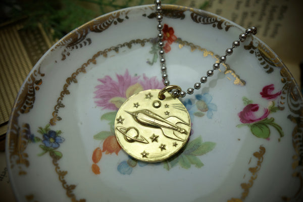 Gold Pendant „DREAM BIG“