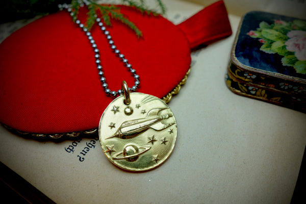 Gold Pendant „DREAM BIG“