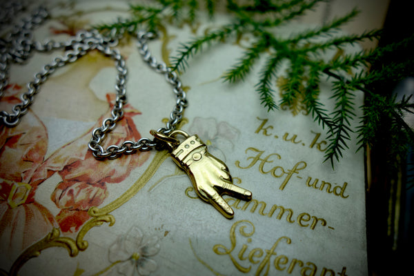 Gold Pendant „WITTY VICTORY“