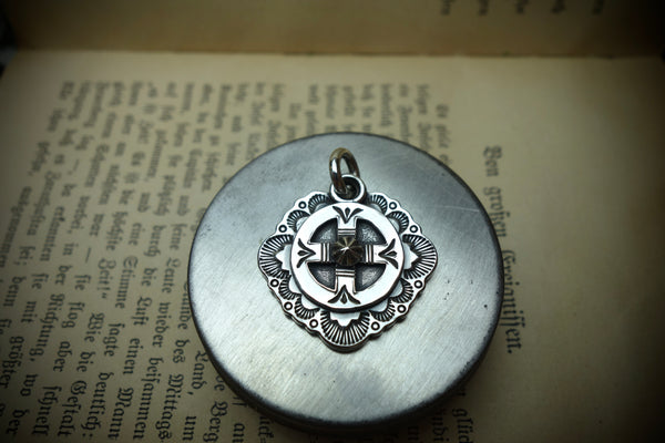 Silver Pendant „MEDICINE WHEEL“